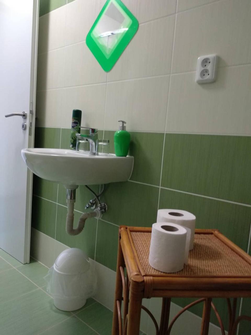 Rodinne Vinarstvi Mikulenkovi Velke Zernoseky 外观 照片